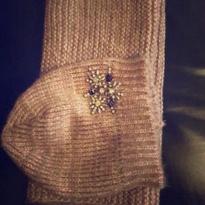 Light pink hat and scarf